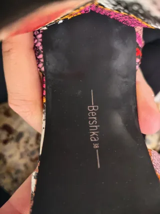 Sandalias de tacón (multicolor).