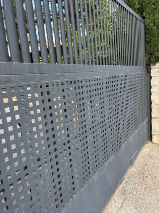 Puerta corredera hierro exterior garaje