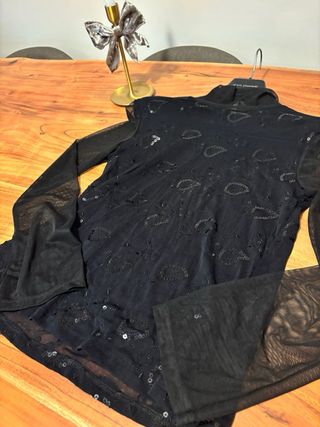 Camiseta negra transparente encaje