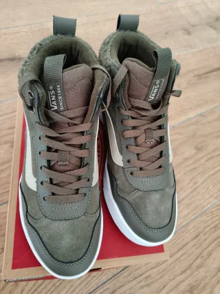 Vans nuevas verde y beige