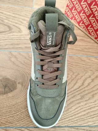 Vans nuevas verde y beige