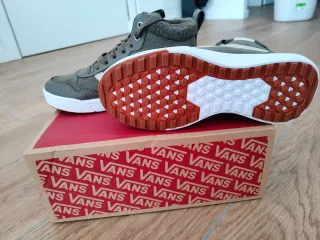 Vans nuevas verde y beige