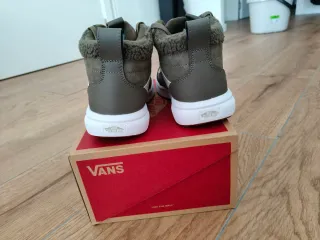 Vans nuevas verde y beige