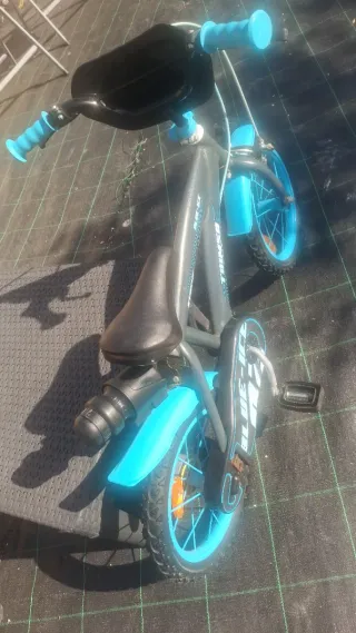 Bicicleta infantil Blue Ice
