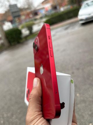 iPhone 13 256GB Red
