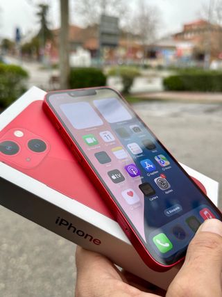 iPhone 13 256GB Red