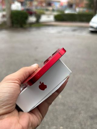 iPhone 13 256GB Red