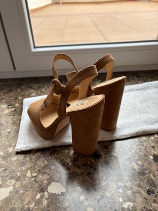Zapatos de tacón marrón talla 38
