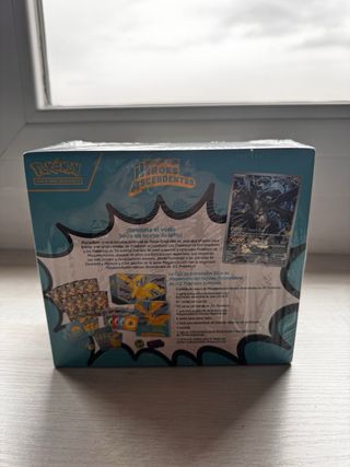 Caja Entrenador Élite Héroes Ascendentes Pokémon