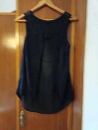 Camiseta y pantalón verde militar