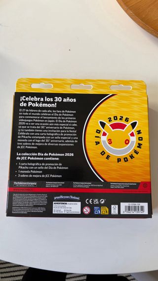 Caja Colección Pokémon Day 2026 Español