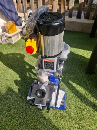 EMBUTIDORA CON BANCO