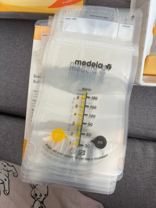 Sacaleches Medela y Accesorios sin usar
