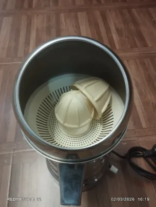 Exprimidor Lomi Acero Inoxidable modelo 5