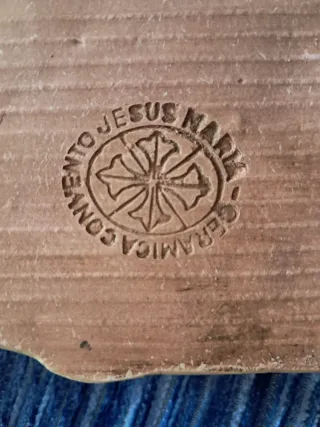 Figura cerámica pared