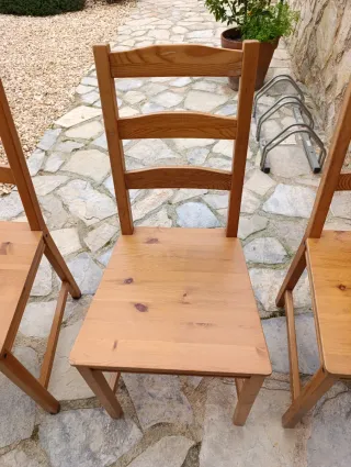 Sillas Ikea Jokkmokk y sillón ratán