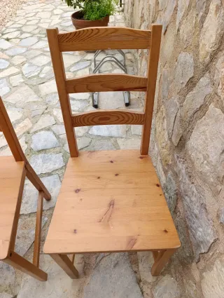 Sillas Ikea Jokkmokk y sillón ratán