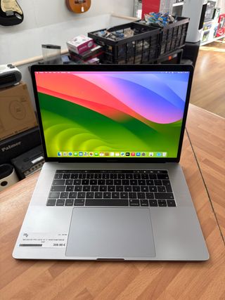 MacBook Pro 2018 15” i7 16GB RAM 500GB SSD