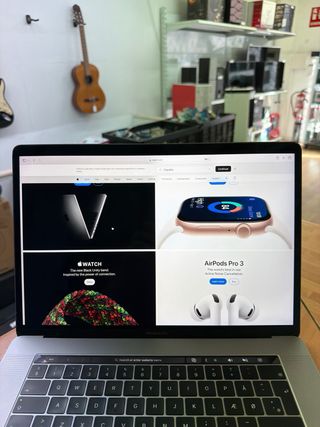 MacBook Pro 2018 15” i7 16GB RAM 500GB SSD