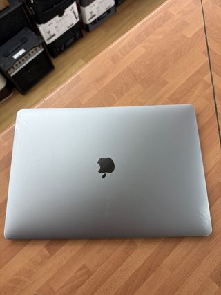 MacBook Pro 2018 15” i7 16GB RAM 500GB SSD