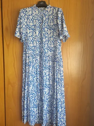Vestido midi ZARA flores azul y blanco T/S