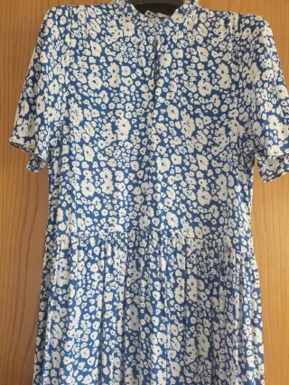Vestido midi ZARA flores azul y blanco T/S
