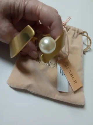 Pulsera dorada Menbur con perla