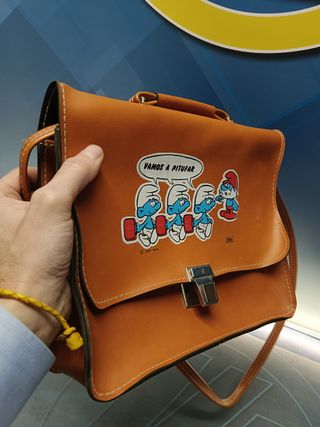 bonita CARTERA ESCOLAR, AÑOS 80 , LOS PITUFOS , PEYO - SAFTA - color marron