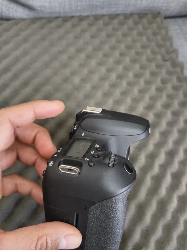 Canon EOS 77D Cámara DSLR