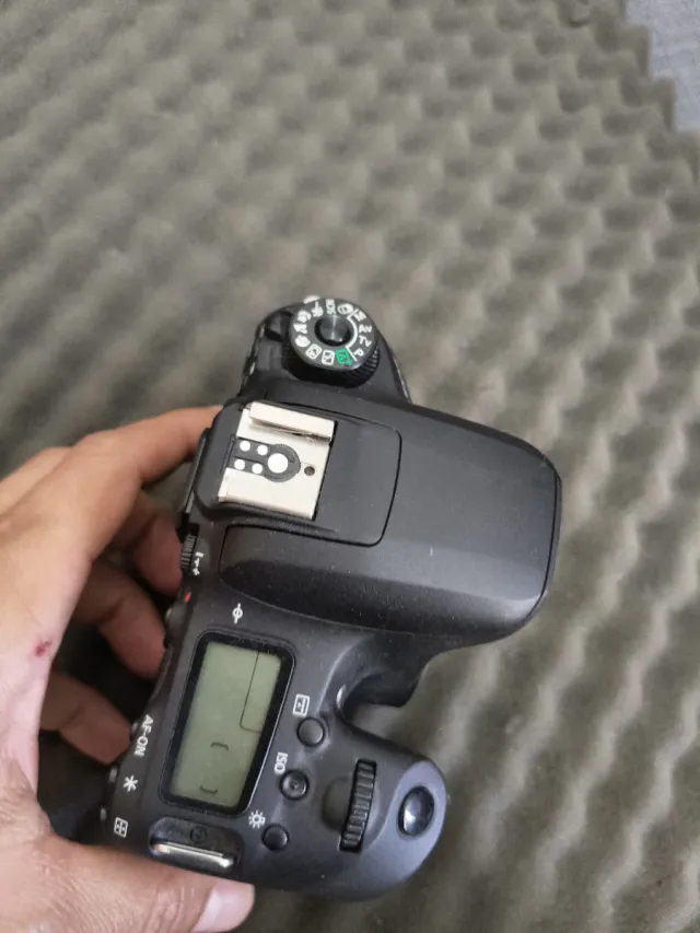 Canon EOS 77D Cámara DSLR