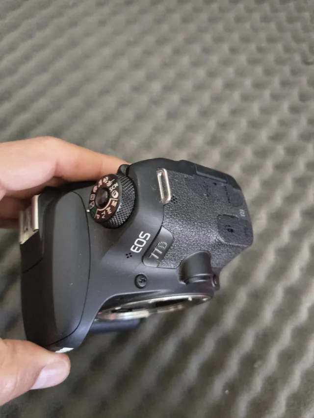 Canon EOS 77D Cámara DSLR