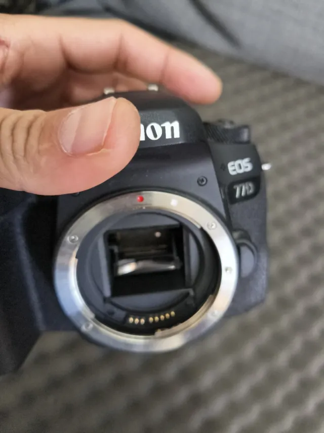 Canon EOS 77D Cámara DSLR