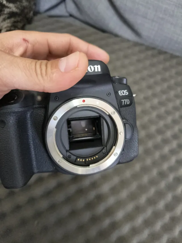 Canon EOS 77D Cámara DSLR