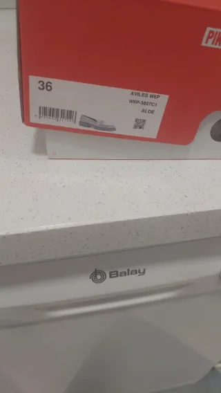 Mocasines Pikolinos mujer beige y marrón