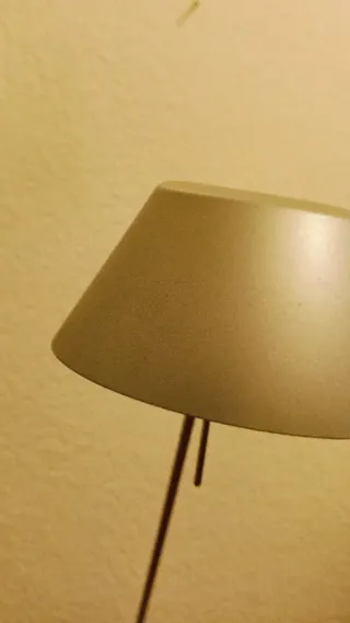 Lámpara de mesa moderna