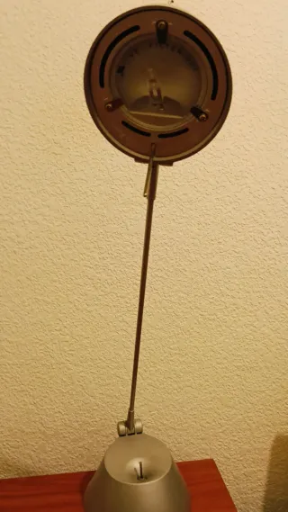 Lámpara de mesa moderna