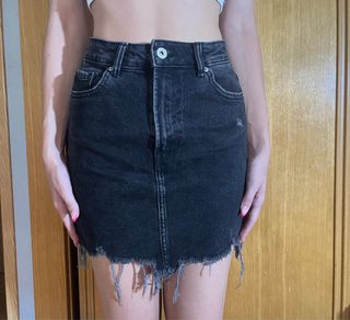 Falda vaquera Bershka negra T.36