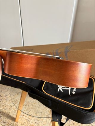 Ukelele Donner con funda