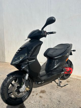 Moto Scooter Negra