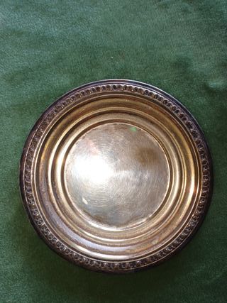 Bandeja decorativa plateada pequeña