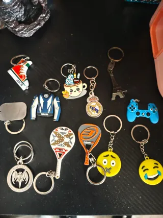 Lote de llaveros variados