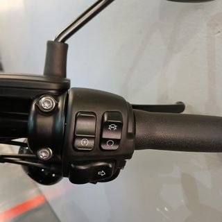 MITT 808 Bigfoot 2025 Negra