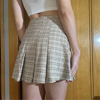 Falda de tablas cuadros con cadena