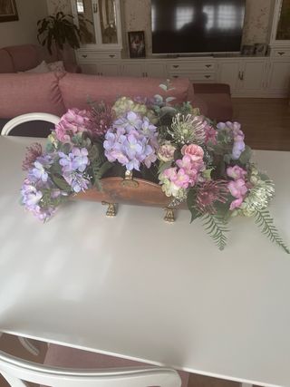 Centro de flores decorativo