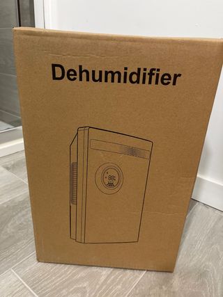 Deshumidificador blanco con control remoto