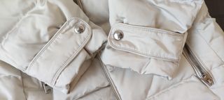 Cazadora Zara Talla L Beige con Capucha Zara