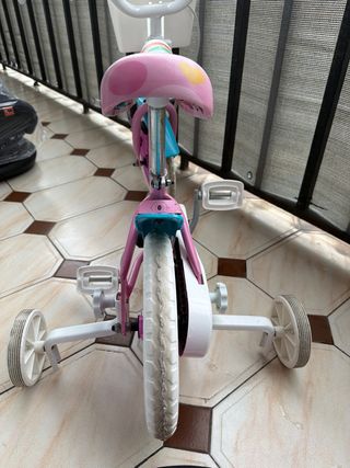 Bici infantil Peppa Pig rosa Apenas tiene uso