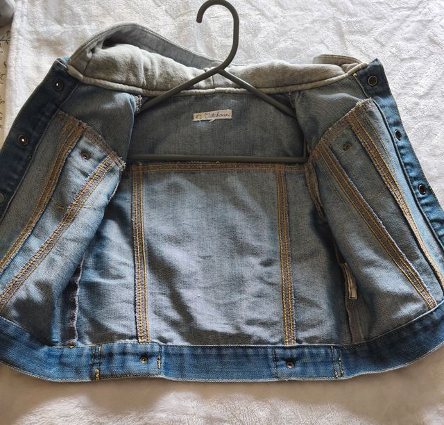 Cazadora vaquera bebé con capucha