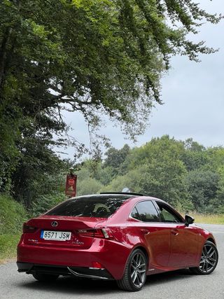 Lexus IS300H