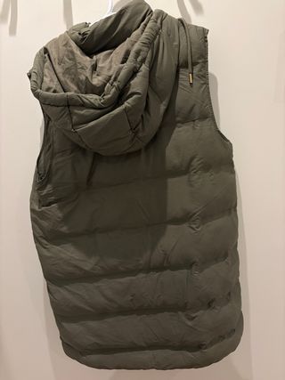 Chaleco acolchado Zara verde oliva